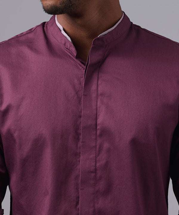CAMISA MANGA LARGA CUELLO NERU DESMONTABLE CLASSIC FIT GUINDA OI25