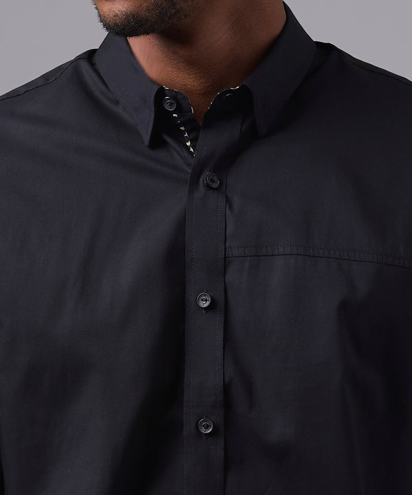 CAMISA MANGA LARGA CUELLO BUTTON DOWN OCULTO CLASSIC FIT NEGRO OI25