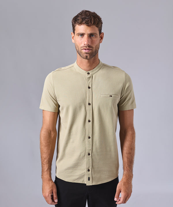 POLO MANGA CORTA PIQUE CUELLO NERÚ VERDE OLIVO OI24