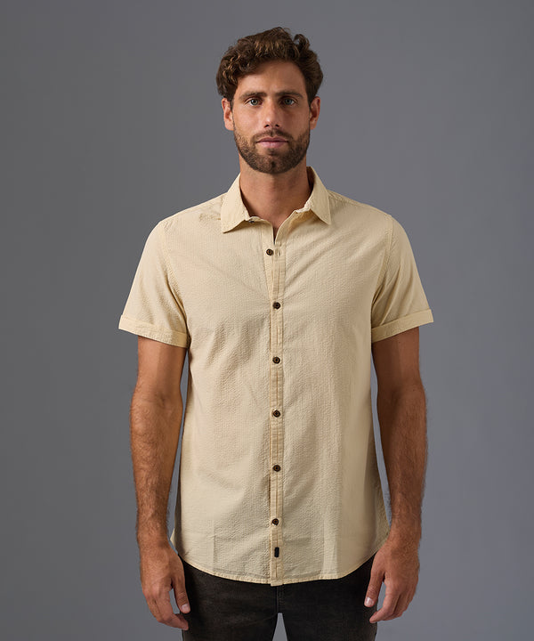 CAMISA MANGA CORTA PECHERA OJAL CLASSIC FIT OI26