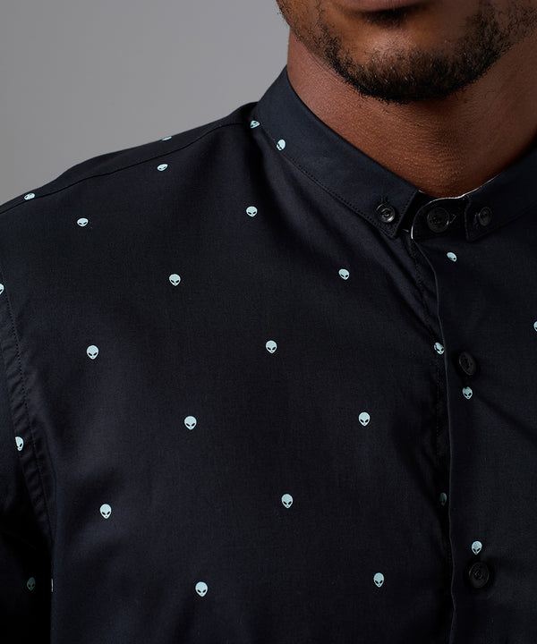 CAMISA MANGA LARGA ROLL UP CASUAL CUELLO MICRO BD CLASSIC FIT NEGRO ESTAMPADO PV25