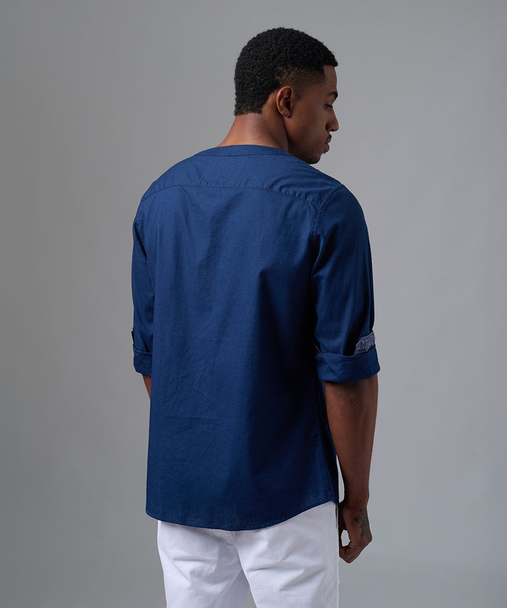 CAMISA MANGA LARGA CASUAL LOOK LINO CR CUELLO EN V CLASSIC FIT AZUL MARINO PV25