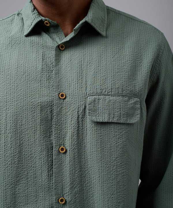 CAMISA MANGA LARGA SEERSUCKER CUELLO SPREAD CLASSIC FIT VERDE OI25