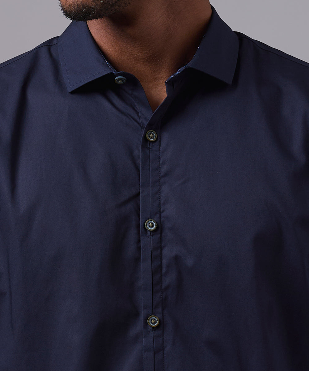 CAMISA MANGA LARGA PECHERA OJAL SLIM FIT AZUL MARINO OI25
