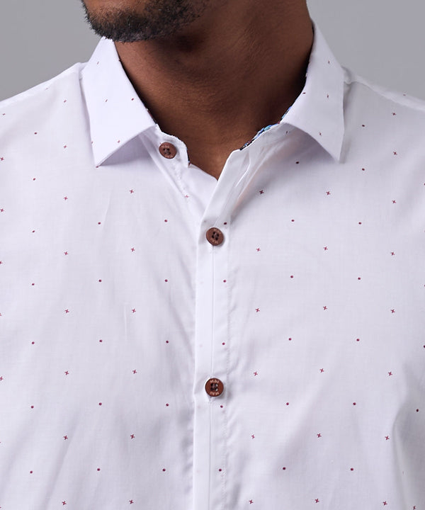 CAMISA MANGA CORTA PECHERA OJAL CLASSIC FIT BLANCO ESTAMPADO OI25