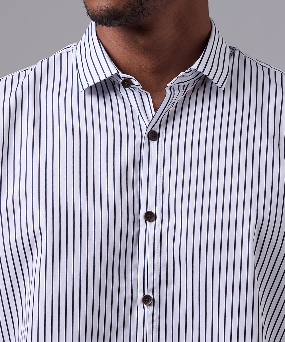 CAMISA MANGA CORTA PECHERA OJAL CLASSIC FIT AZUL A RAYAS OI25