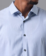 CAMISA MANGA LARGA OXFORD CUELLO SPREAD CLASSIC FIT AZUL A RAYAS OI25