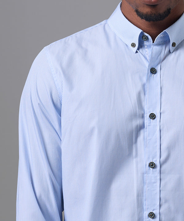 CAMISA MANGA LARGA CUELLO B. DOWN SLIM FIT CELESTE C/RAYAS OI25