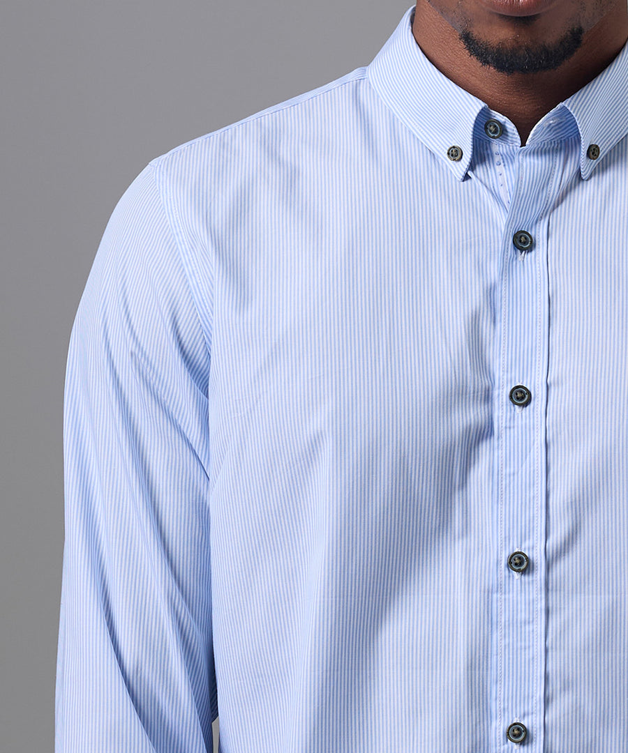 CAMISA MANGA LARGA CUELLO B. DOWN SLIM FIT CELESTE C/RAYAS OI25
