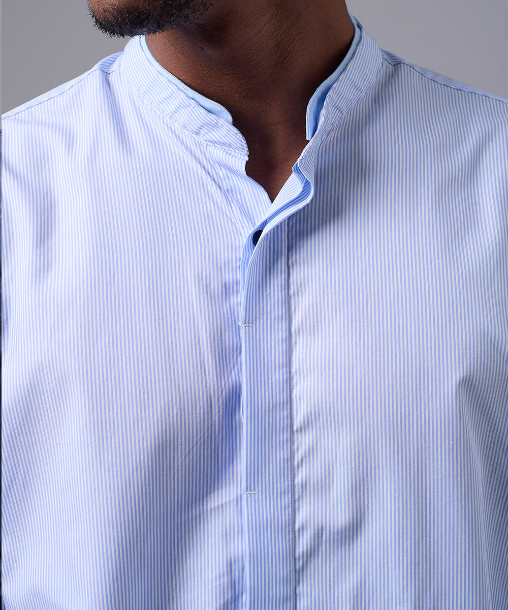 CAMISA MANGA LARGA CUELLO NERU DESMONTABLE SLIM FIT CELESTE C/RAYAS OI25