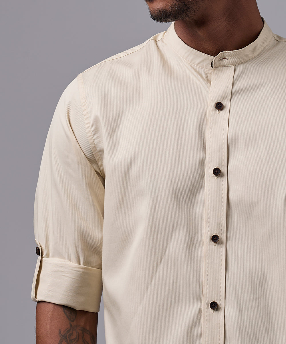 CAMISA MANGA LARGA CASUAL CUELLO NERU CLASSIC FIT BEIGE OI25