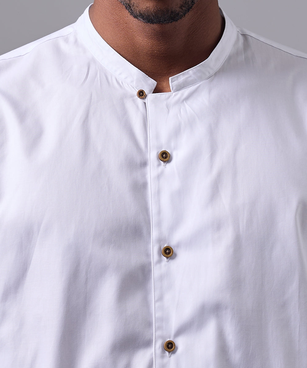 CAMISA MANGA LARGA CUELLO NERÚ RECTO SLIM FIT BLANCO OI25
