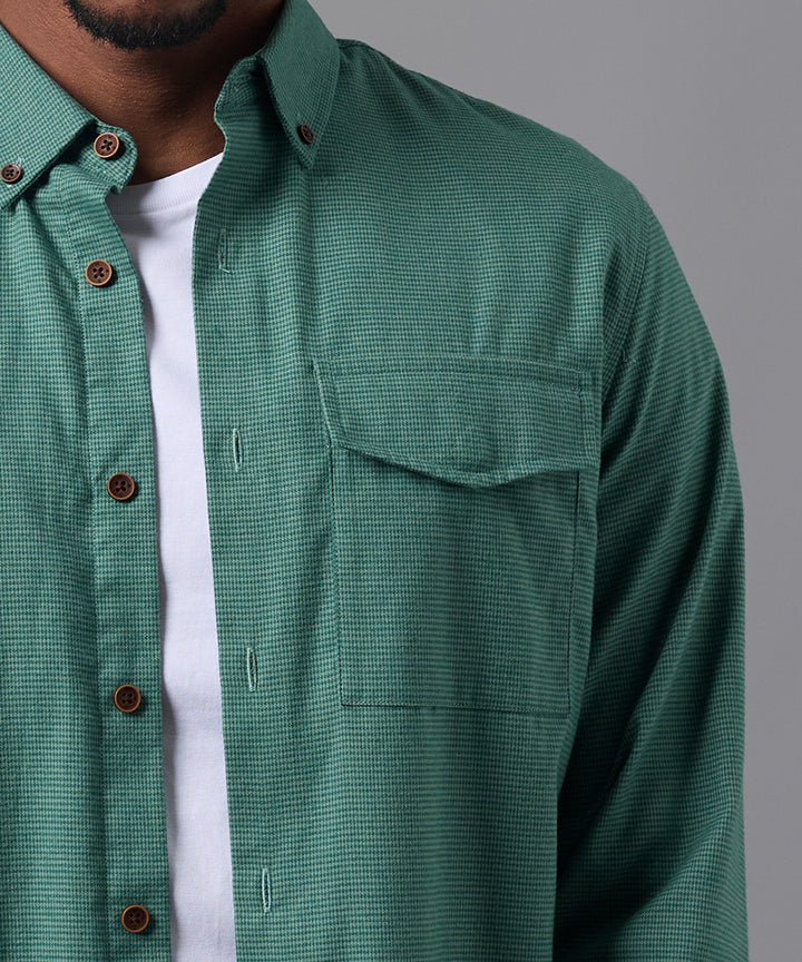 CAMISA MANGA LARGA FRANELA CUELLO B. DOWN CLASSIC FIT VERDE OI25