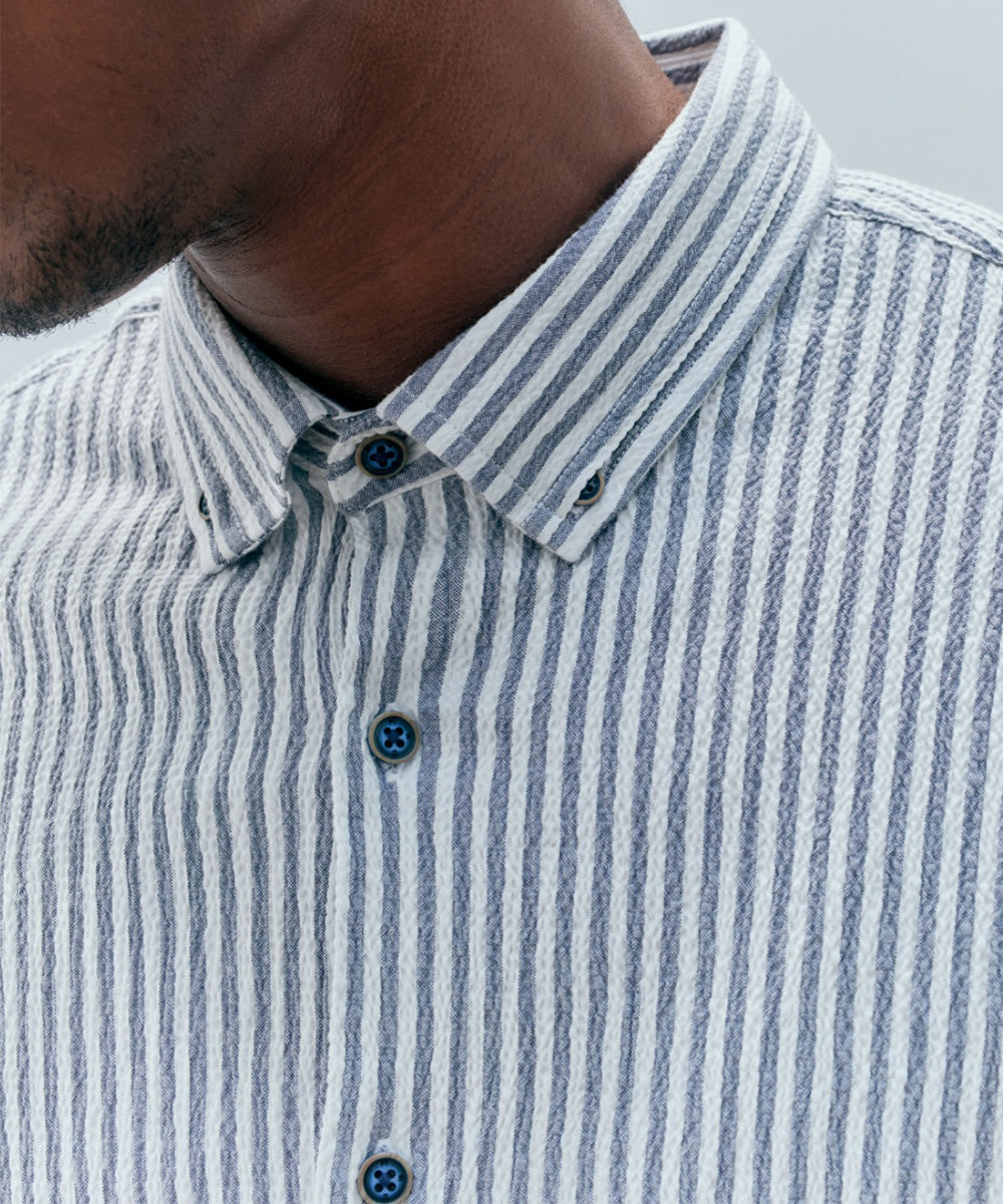 CAMISA MANGA LARGA SEERSUCKER A RAYAS CLASSIC FIT OI26