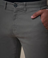 Pantalón Drill Flat Front Slim Fit
