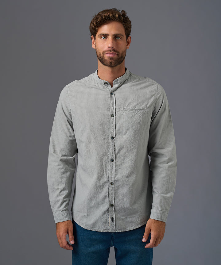 CAMISA MANGA LARGA SEERSUCKER TWISTED COLLAR CLASSIC FIT OI26