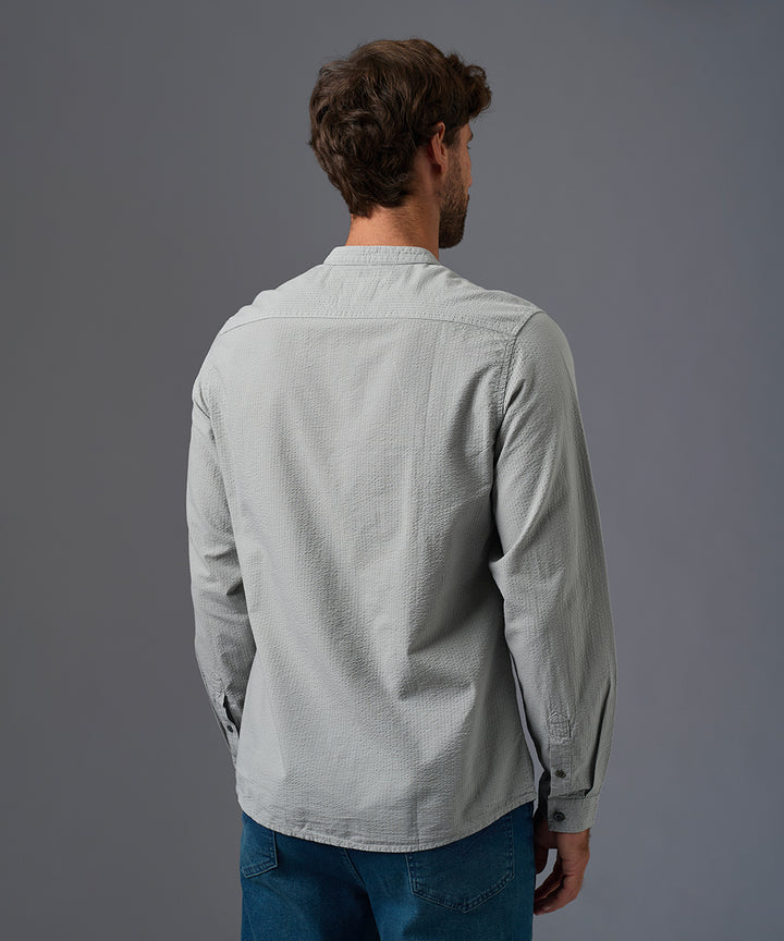 CAMISA MANGA LARGA SEERSUCKER TWISTED COLLAR CLASSIC FIT OI26