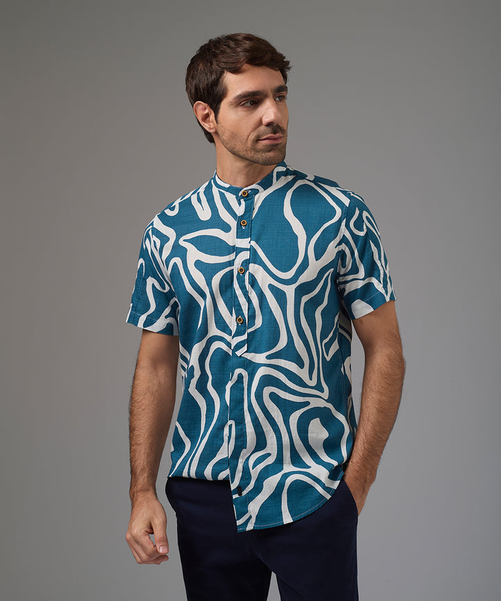 CAMISA MANGA CORTA LOOK LINO MEDIA PECHERA OCULTA CLASSIC FIT COBALTO ESTAMPADO PV26