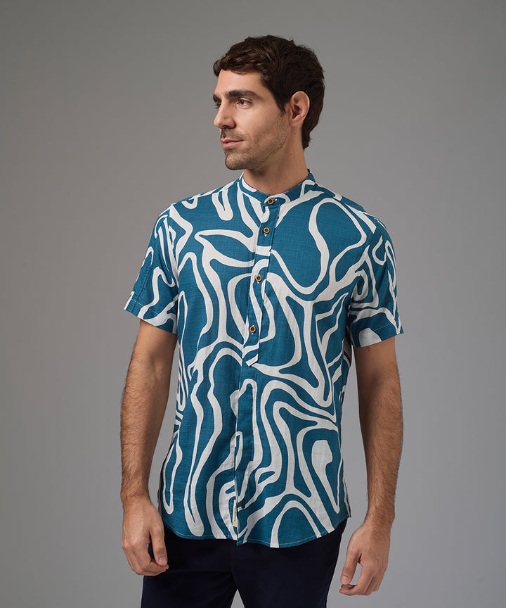 CAMISA MANGA CORTA LOOK LINO MEDIA PECHERA OCULTA CLASSIC FIT COBALTO ESTAMPADO PV26