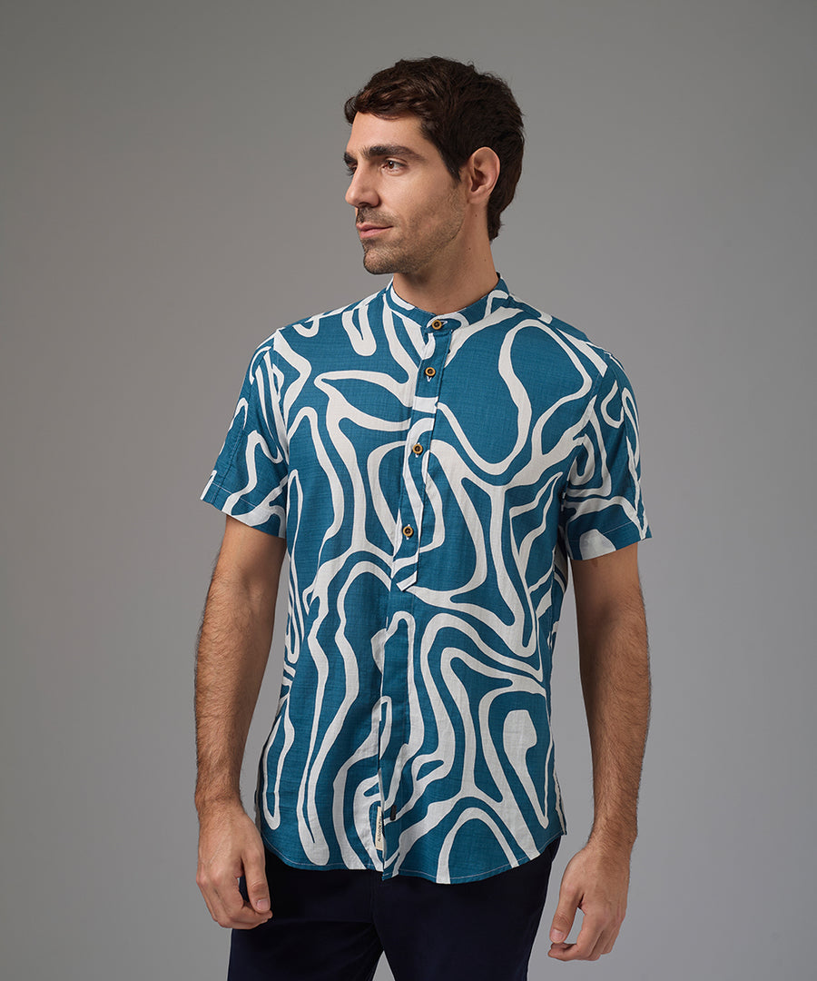 CAMISA MANGA CORTA LOOK LINO MEDIA PECHERA OCULTA CLASSIC FIT COBALTO ESTAMPADO PV26