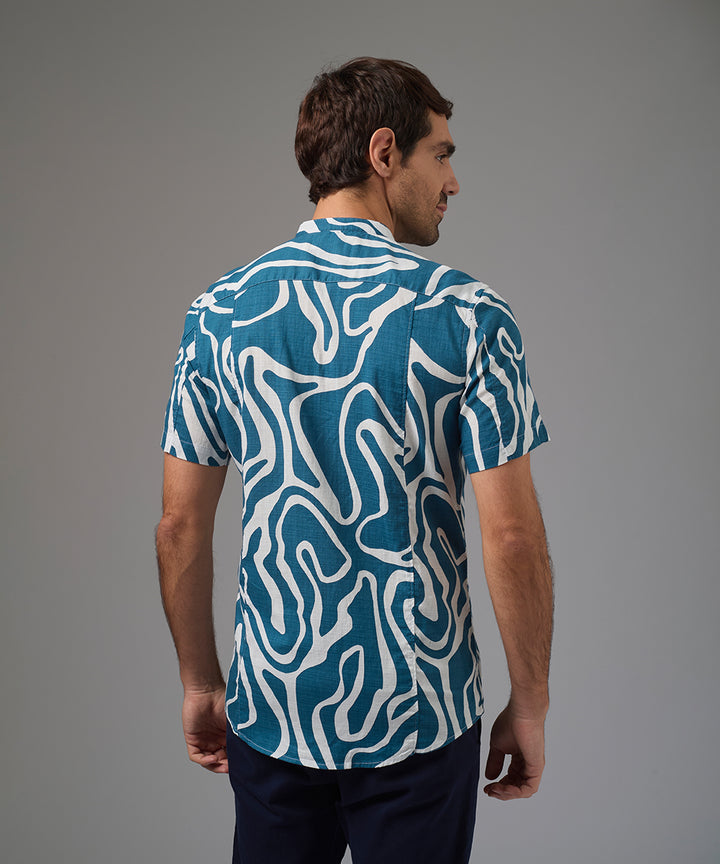 CAMISA MANGA CORTA LOOK LINO MEDIA PECHERA OCULTA CLASSIC FIT COBALTO ESTAMPADO PV26