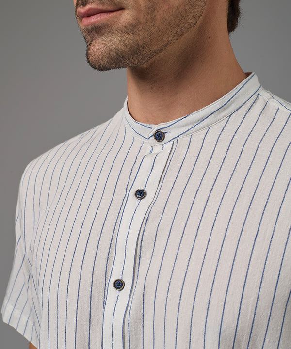 CAMISA MANGA CORTA CASUAL LOOK LINO CUELLO NERU CLASSIC FIT AZUL A RAYAS PV26