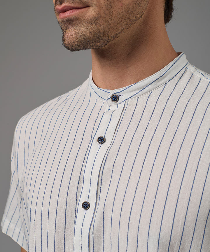 CAMISA MANGA CORTA CASUAL LOOK LINO CUELLO NERU CLASSIC FIT AZUL A RAYAS PV26