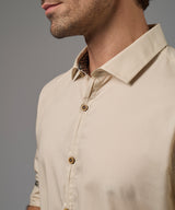 CAMISA MANGA LARGA PECHERA OJAL CLASSIC FIT BEIGE PV26