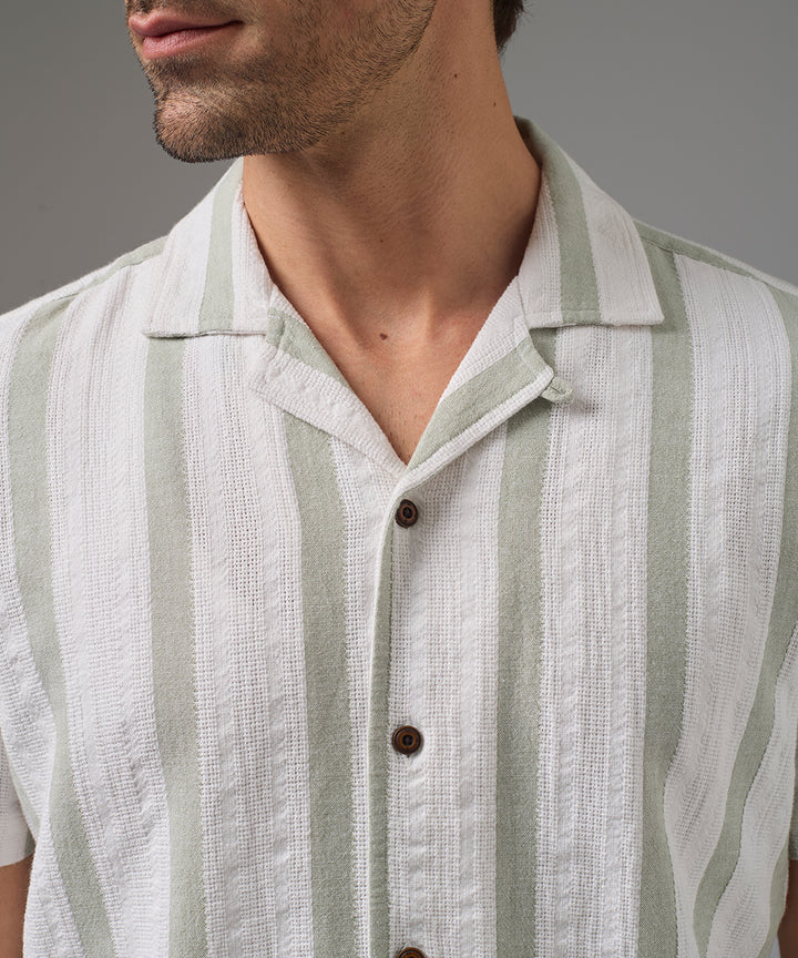 CAMISA MANGA CORTA CALADA CUELLO RESORT CLASSIC FIT VERDE CLARO PV26