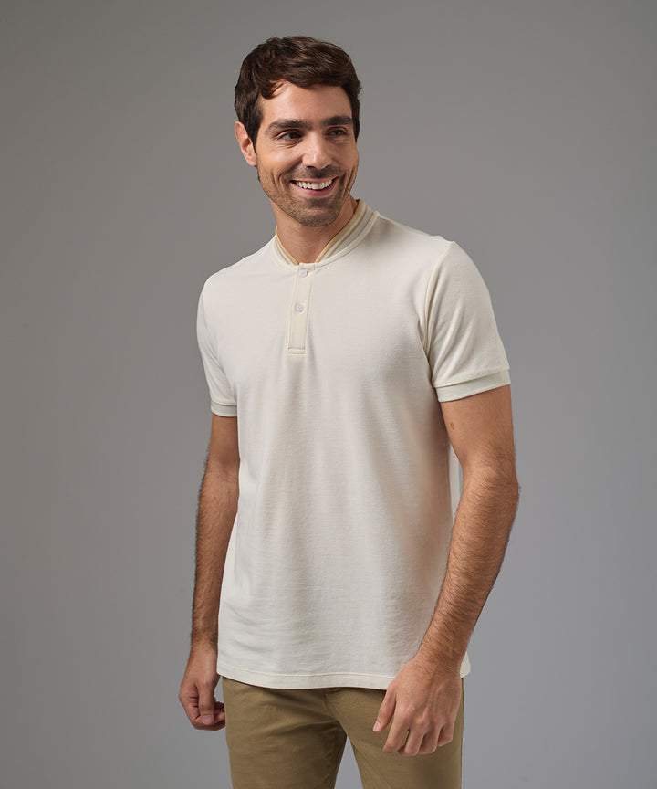 POLO MANGA CORTA PIQUE CUELLO NERU RECTILINEO HUESO PV26