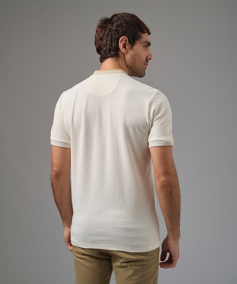 POLO MANGA CORTA PIQUE CUELLO NERU RECTILINEO HUESO PV26