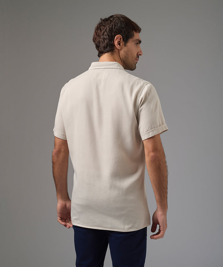 CAMISA MANGA CORTA TENCEL CUELLO SPREAD CLASSIC FIT HUESO PV26