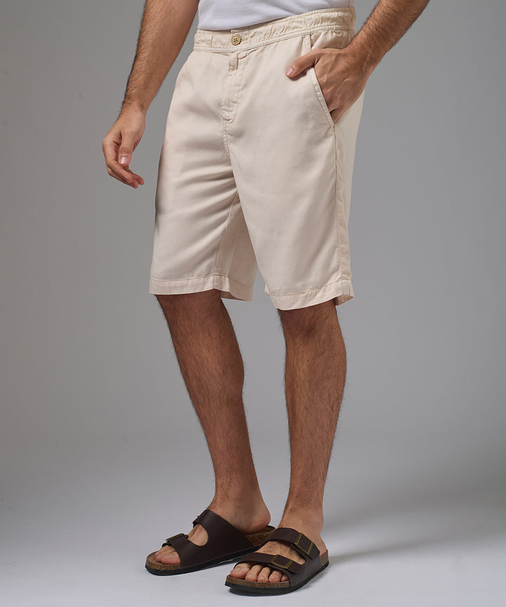 BERMUDA TENCEL CON ELASTICO SLIM FIT HUESO PV26