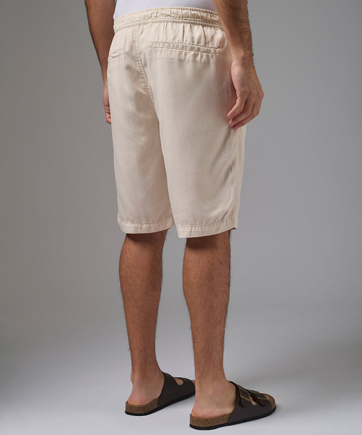 BERMUDA TENCEL CON ELASTICO SLIM FIT HUESO PV26