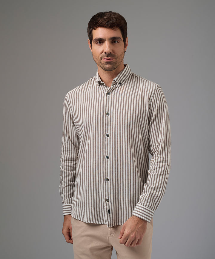 CAMISA MANGA LARGA CASUAL LOOK LINO RAYAS CUELLO BD CLASSIC FIT MARRON RAYAS PV26