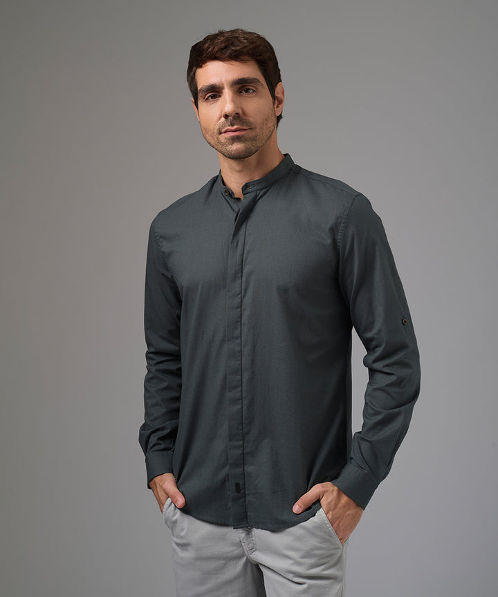 CAMISA MANGA LARGA ROLL UP CASUAL LOOK LINO CR C.NERU CLASSIC FIT PLOMO PV26