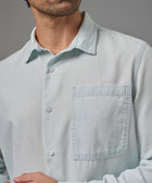 CAMISA MANGA LARGA DENIM CON BOLSILLO LAPICERO CLASSIC FIT CELESTE CLARO PV26