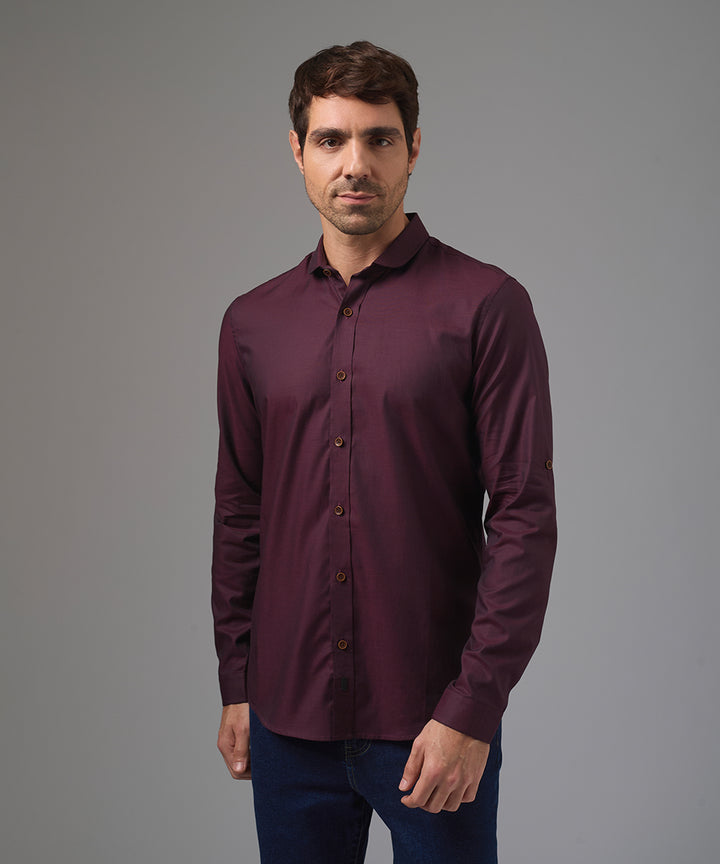 CAMISA MANGA LARGA CUELLO CORTO REDONDEADO SLIM FIT GUINDA PV26