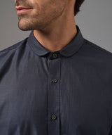 CAMISA MANGA LARGA OXFORD CUELLO CORTO REDONDEADO SLIM FIT PLOMO PV26