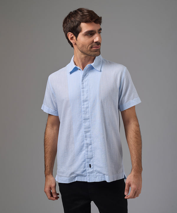 CAMISA MANGA CORTA LOOK LINO PECHERA OCULTA CLASSIC FIT CELESTE PV26