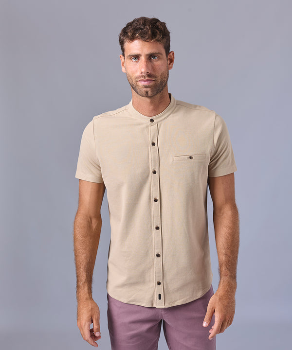 POLO MANGA CORTA PIQUE CUELLO NERÚ BEIGE OI24