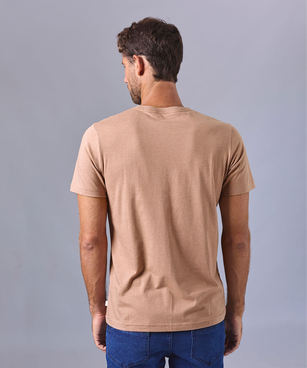 POLO MANGA CORTA BASICO CUELLO V MARRON CLARO OI24