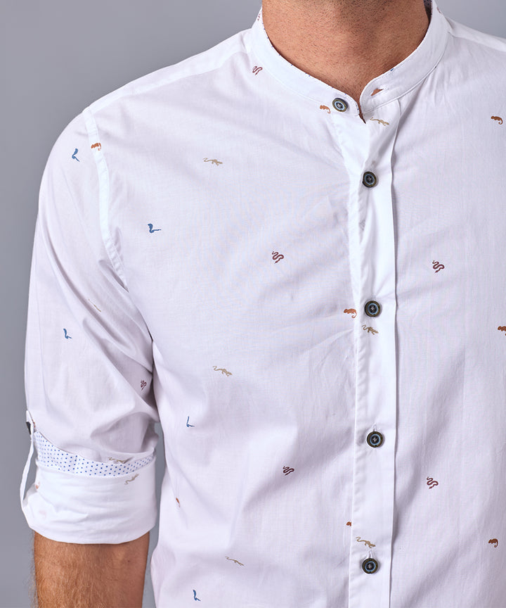 CAMISA MANGA LARGA CUELLO NERU SLIM FIT BLANCO ESTAMPADO OI24