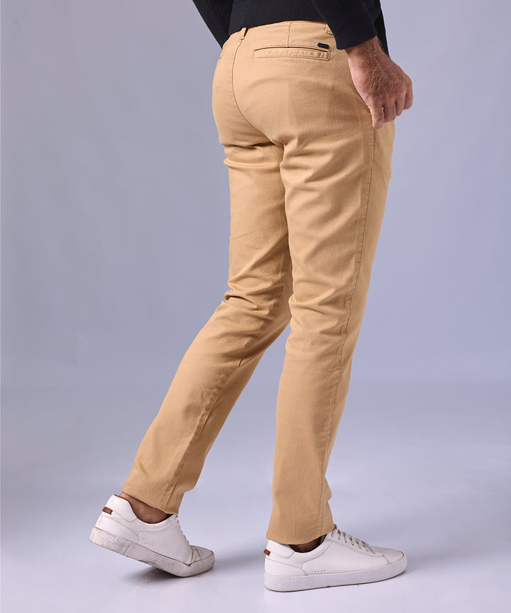 PANTALON DRILL FLAT FRONT SLIM FIT MOSTAZA OI24