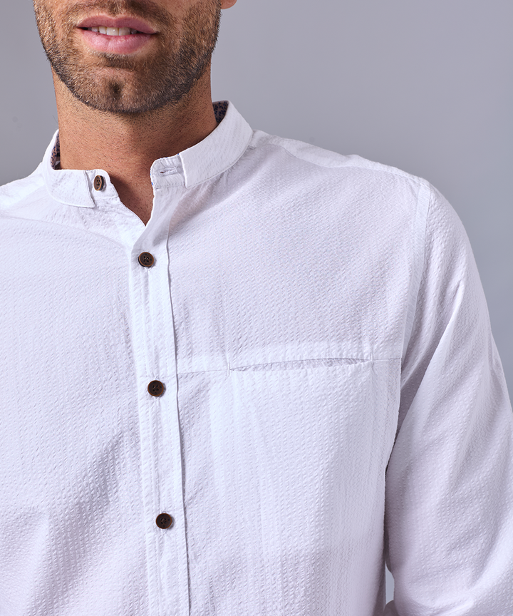 CAMISA MANGA LARGA SEER SUCKER TWISTED COLLAR CLASSIC FIT BLANCO OI24