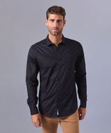 CAMISA MANGA LARGA CUELLO SPREAD SLIM FIT NEGRO ESTAMPADO OI24