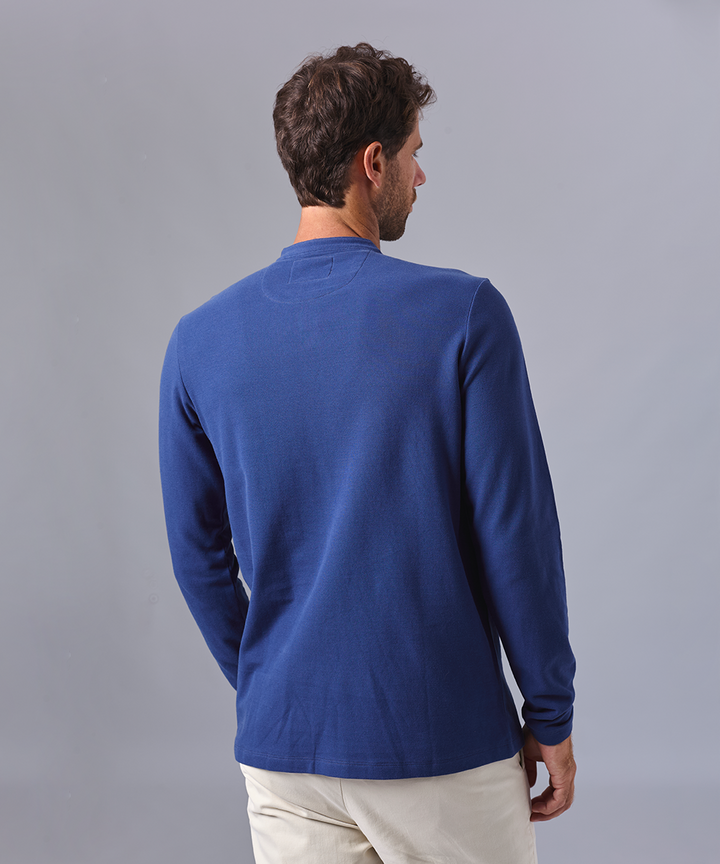 POLO MANGA LARGA PIQUE CUELLO NERÚ AZUL OI24