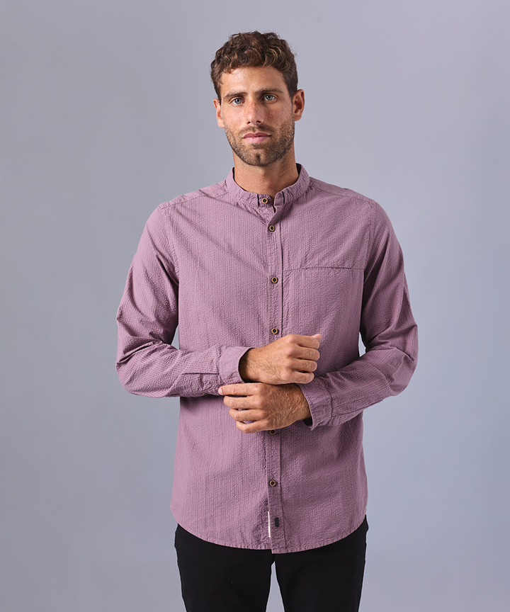CAMISA MANGA LARGA SEER SUCKER TWISTED COLLAR CLASSIC FIT UVA OI24