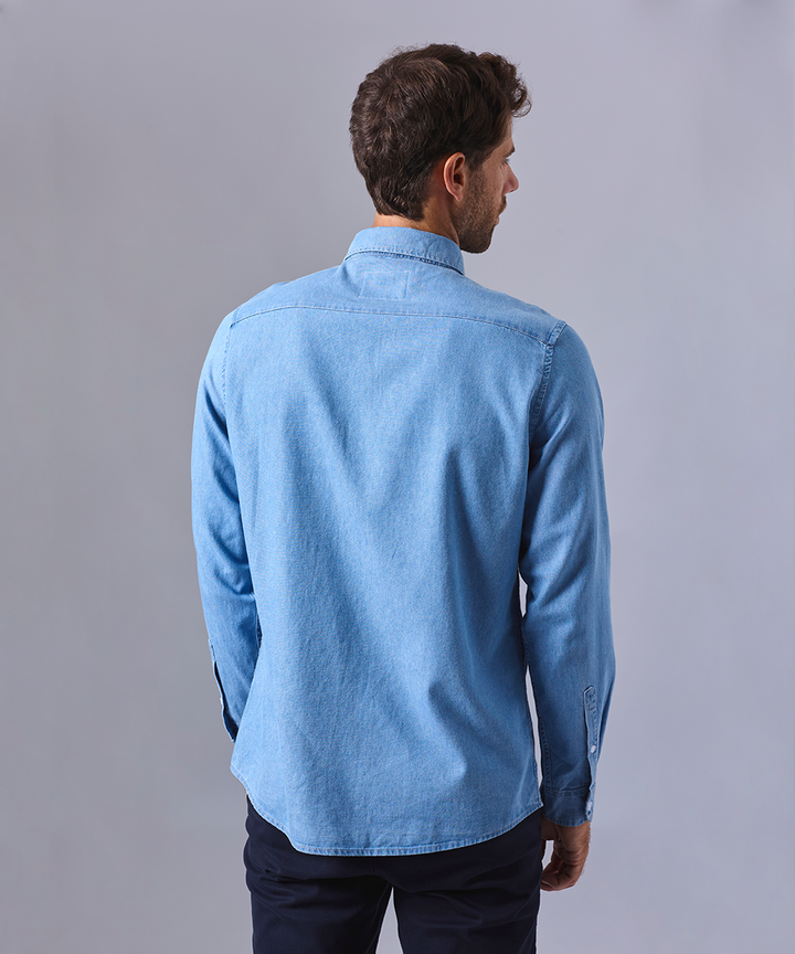 CAMISA MANGA LARGA DENIM CUELLO BUTTON DOWN CLASSIC FIT CELESTE OSCURO OI24