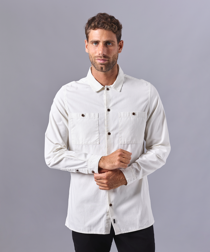 CAMISA MANGA LARGA DRILL DOBLE BOLSILLO CLASSIC FIT HUESO OI24